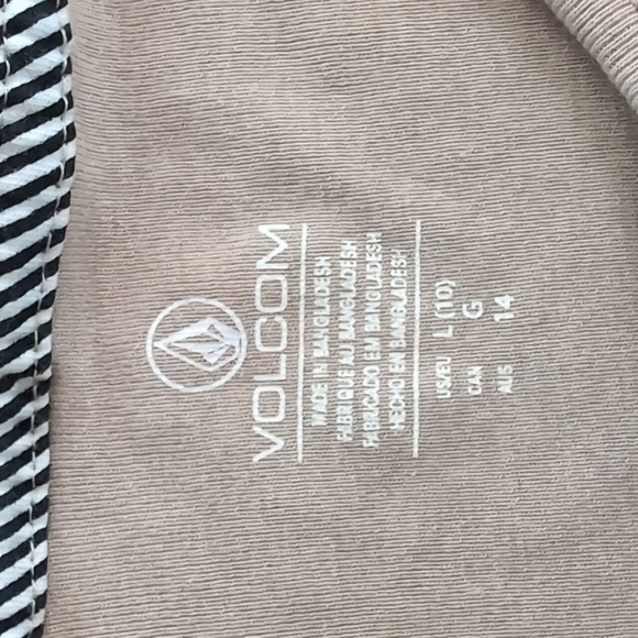 NWOT - Volcom True to This T-shirt - Girls L - Picture 4 of 5